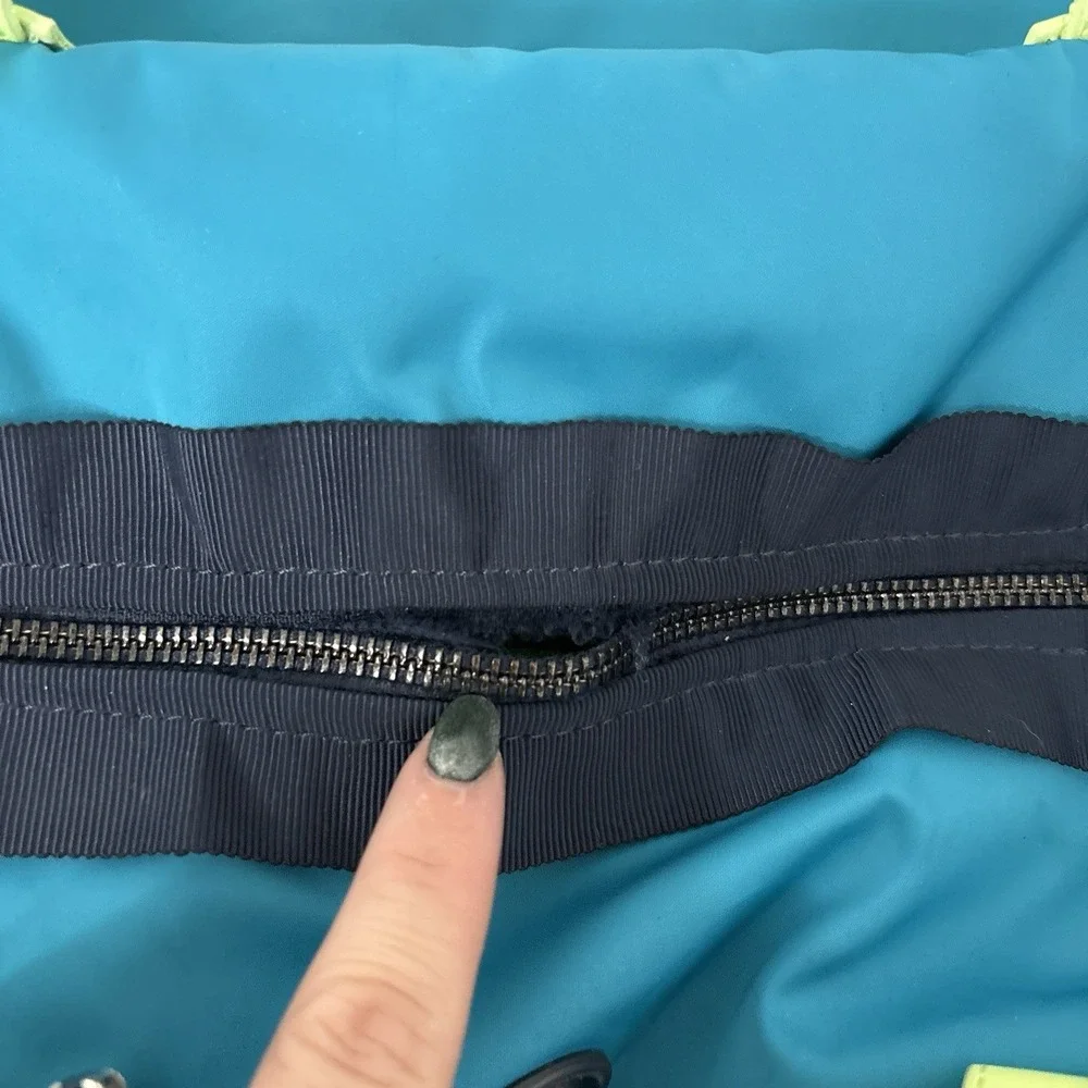 Lululemon Weekend Warrior Duffel Bag Surge Clear Mint Inkwell Blue Green Pockets
